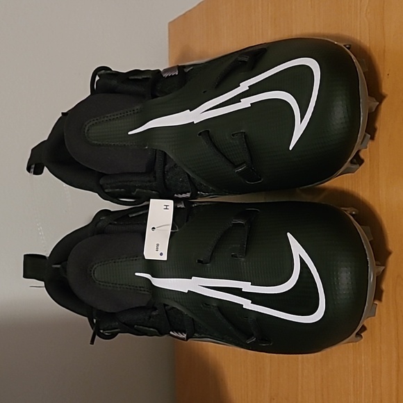 Nike Football Cleats - Picture 2 of 6